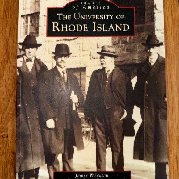 Images of America Other - The University of Rhode Island Book 128 pages NWT